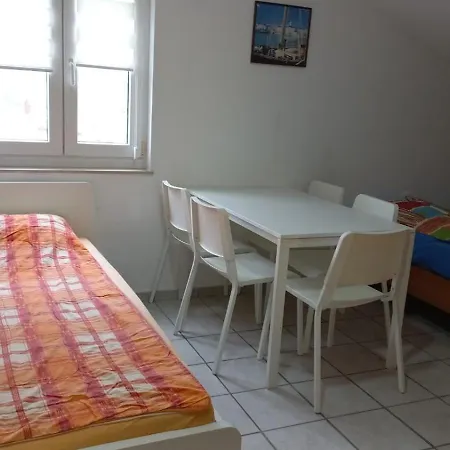 Popov Апартаменты *