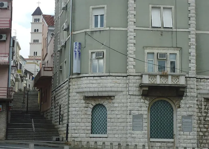 Popov *