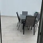 Popov شقة تْسْغيكفانِتْسا